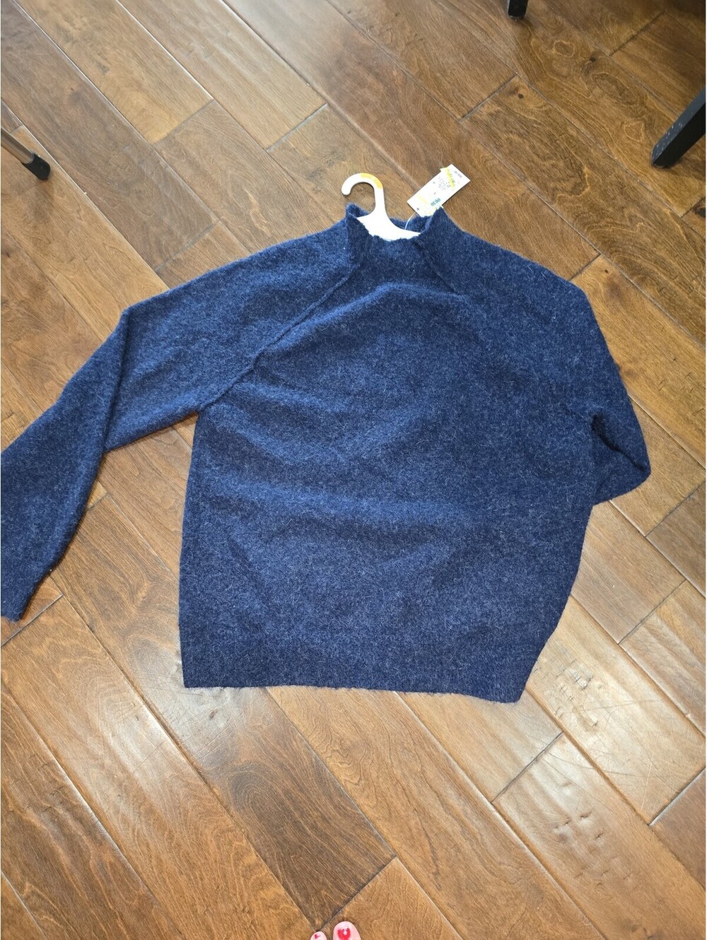 NWT womens sweater small 30G3